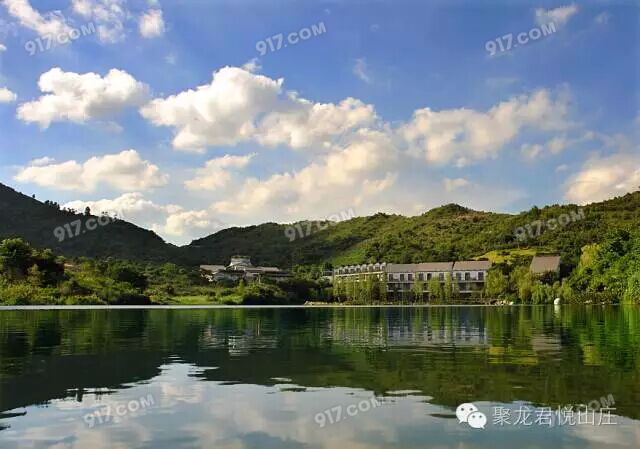 聚龙小镇最新房价揭秘，生活温馨趣事与房价走势同步更新