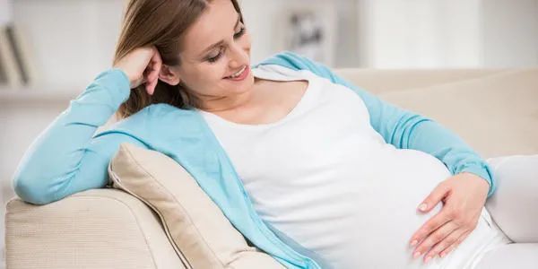 母乳喂养视频教程，从新手到熟练者的步骤指南