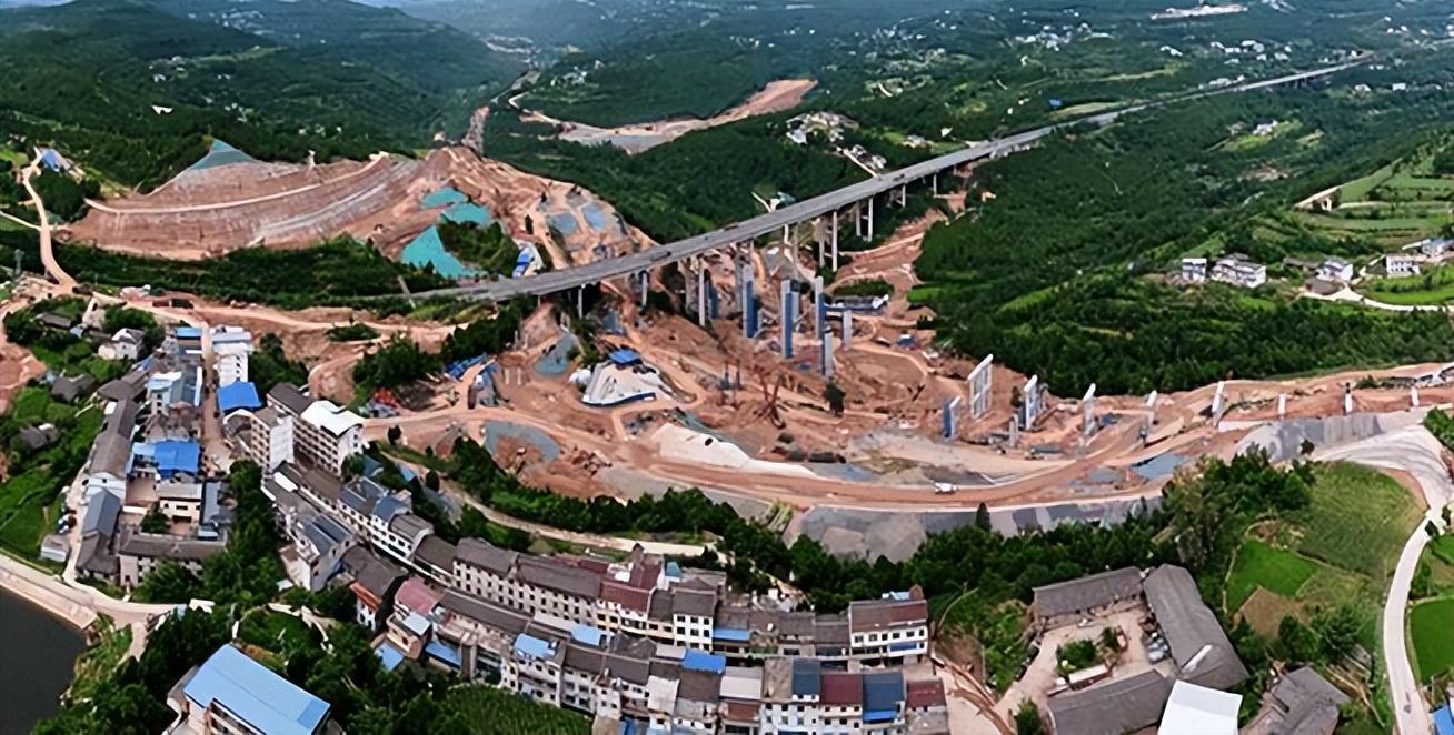 成绵高速最新扩容工程，自然美景探索之旅启动