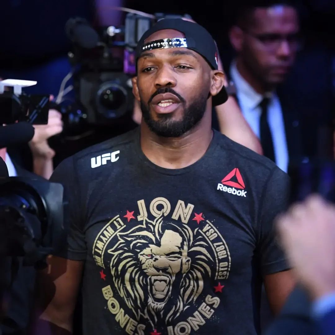 UFC琼斯最新消息，传奇之路继续前行